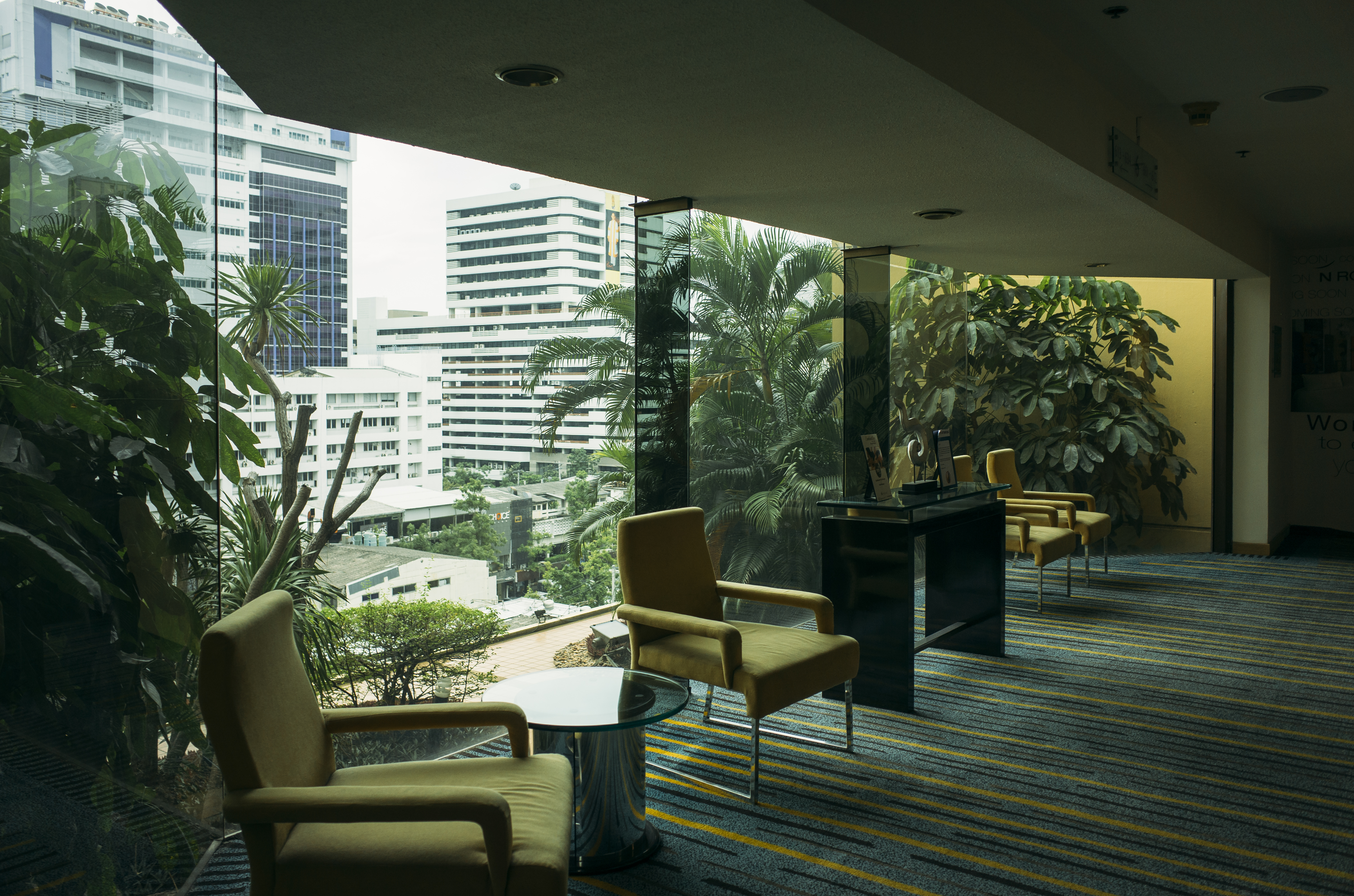 Modern relaxation area - professional workspace